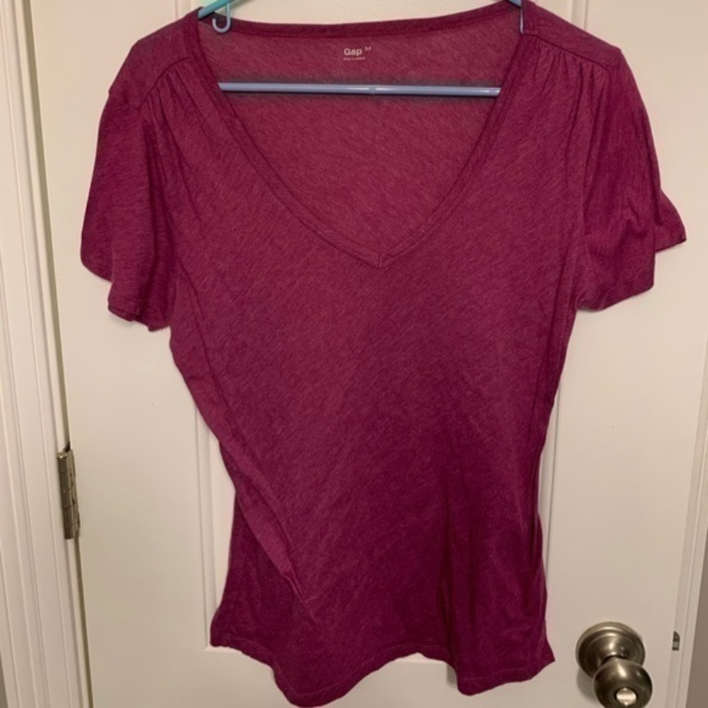 Gap | short sleeve Vneck